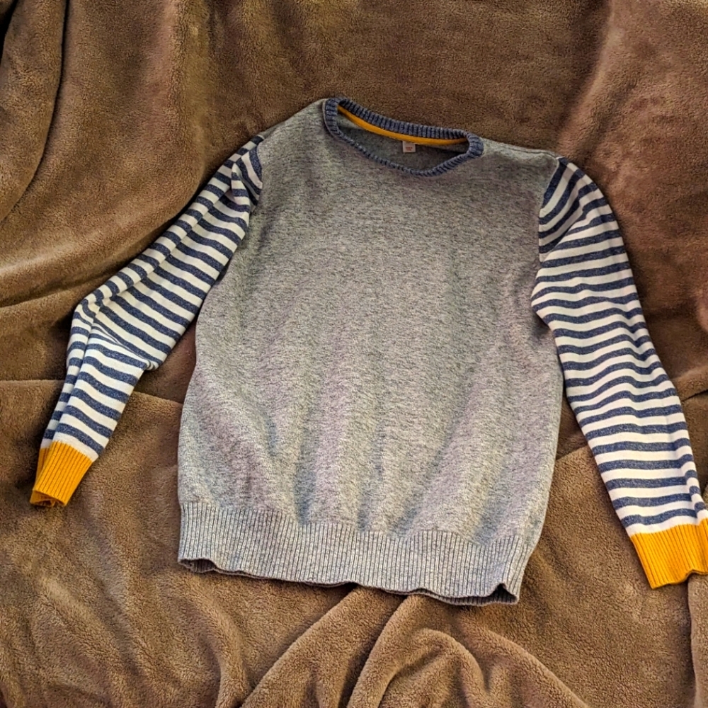 Gray sweater